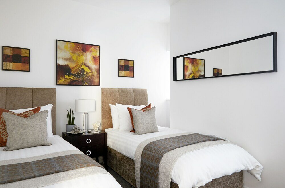 Фото Upton Road Apartments