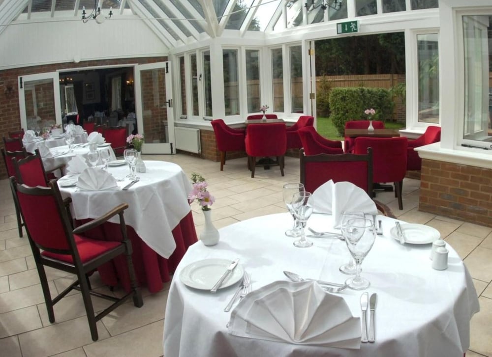 Фото The Brickwall Hotel