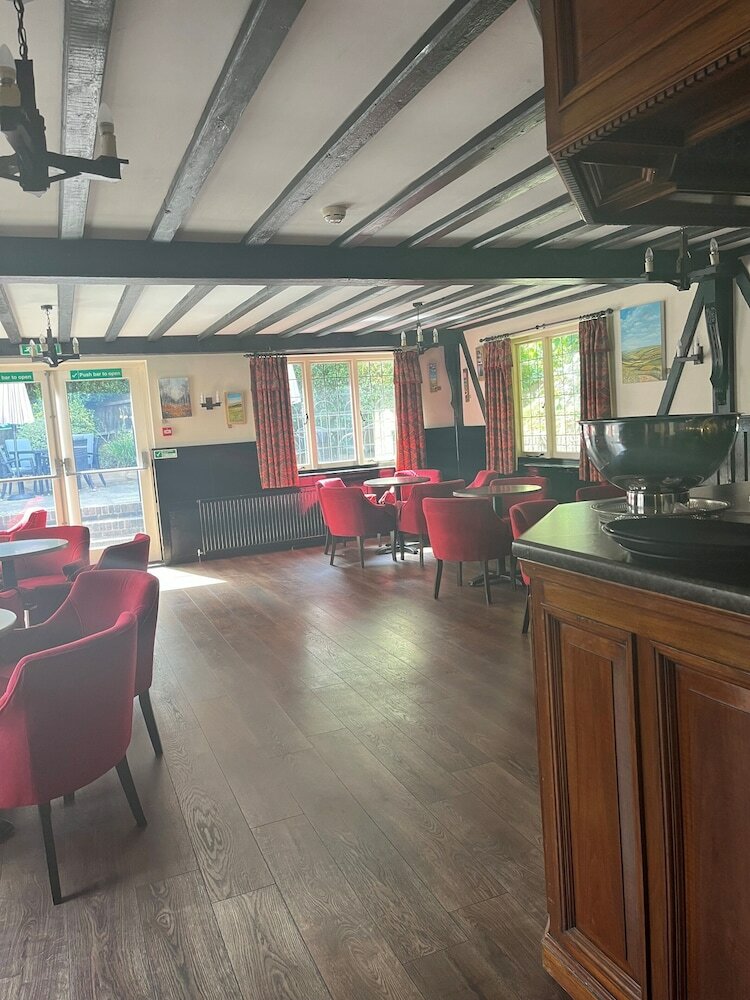 Фото The Brickwall Hotel