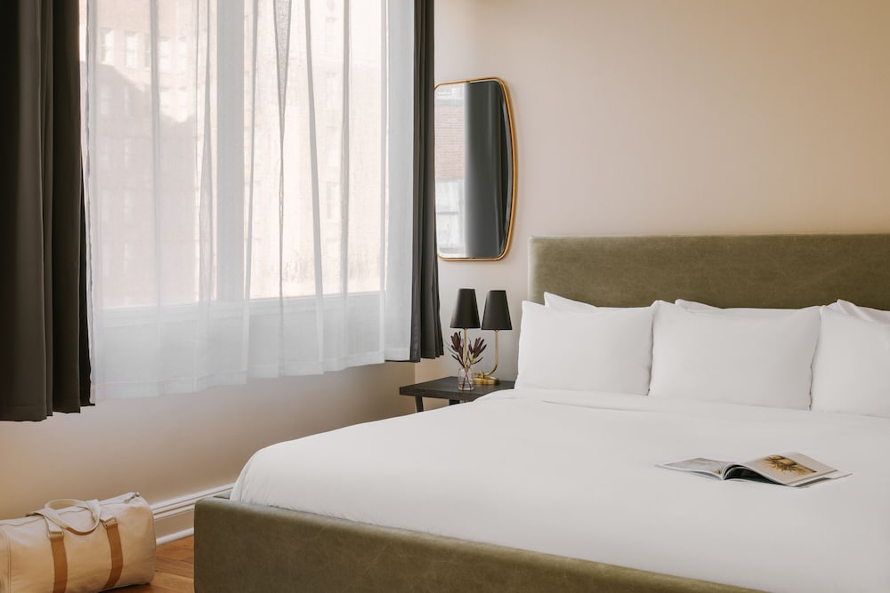 Фото Sonder Lafayette Square