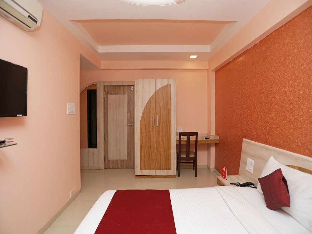 Фото Oyo 6401 The Neelam Executive