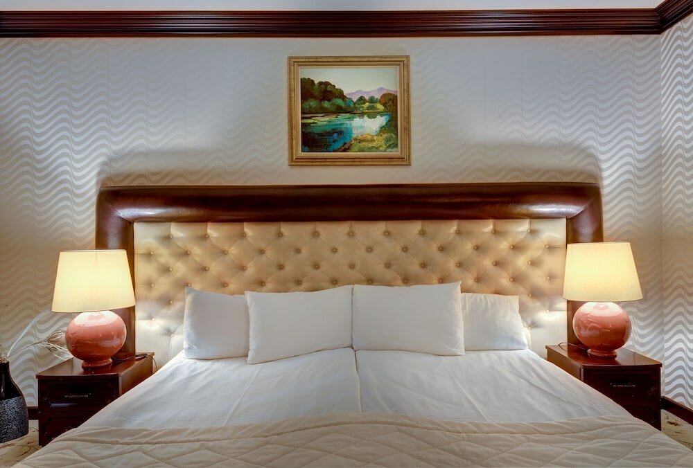 Фото Shiroka Laka Hotel