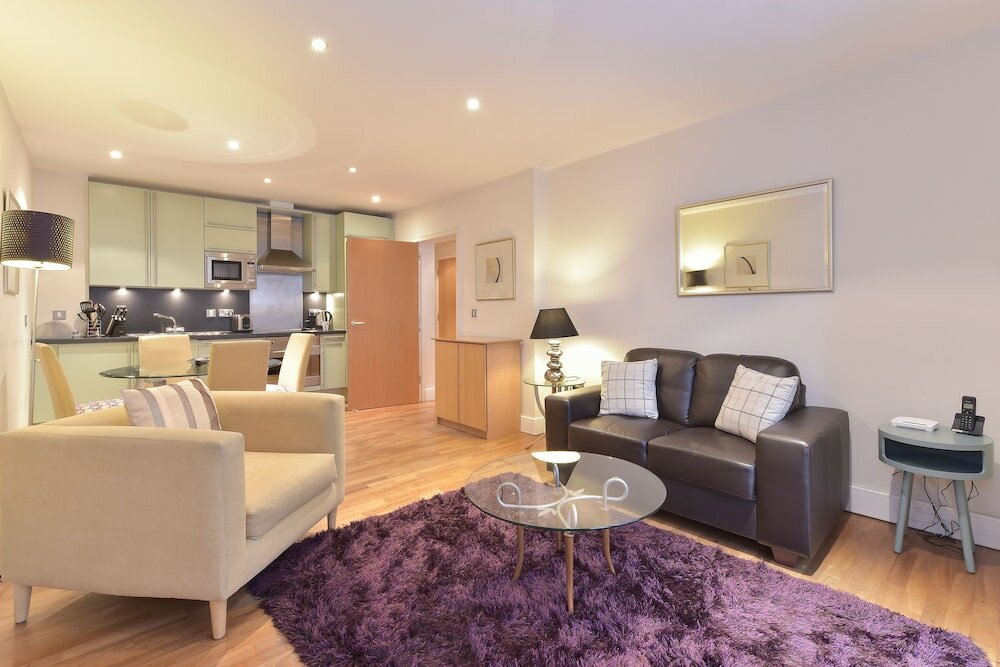 Фото Still Life Tower Hill Executive