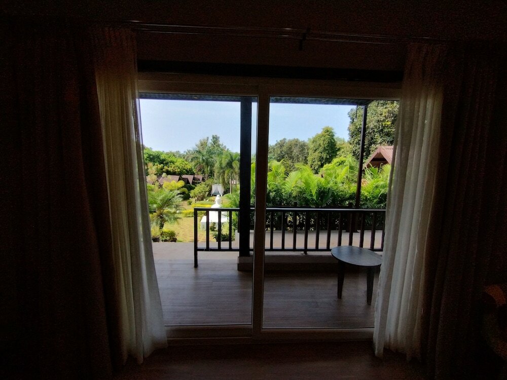 Фото Stone Wood Resort