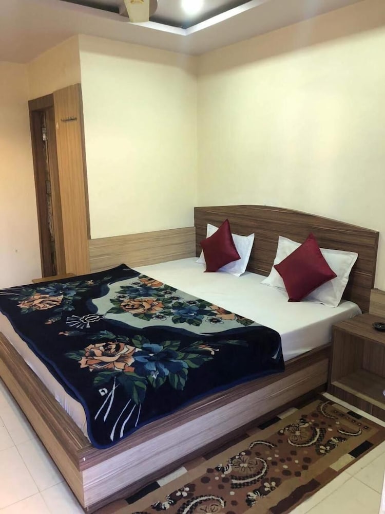 Фото Hotel Satpura Safari