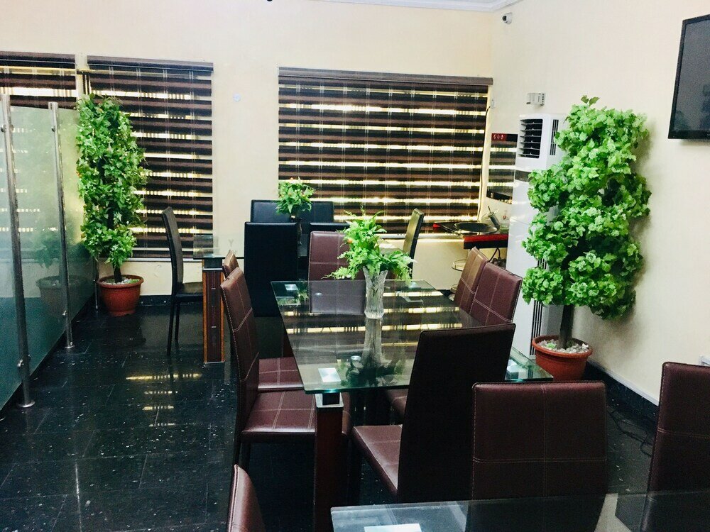 Фото Hymax Grace Hotel and Suites