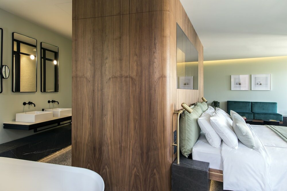 Фото Perianth Hotel
