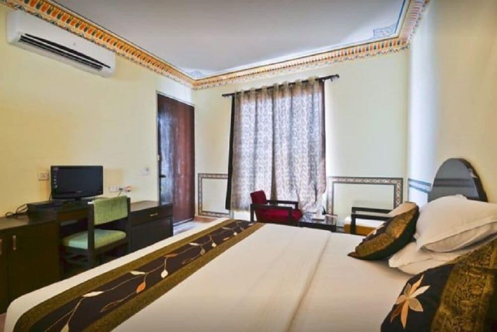 Фото The Rajwada Resort and SPA