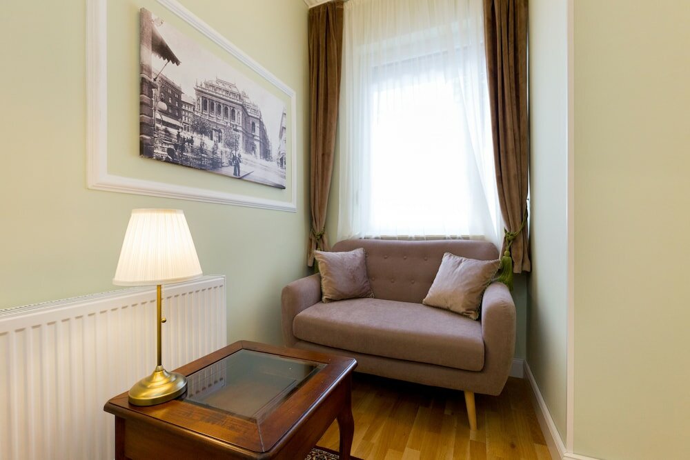 Фото Roland Apartments