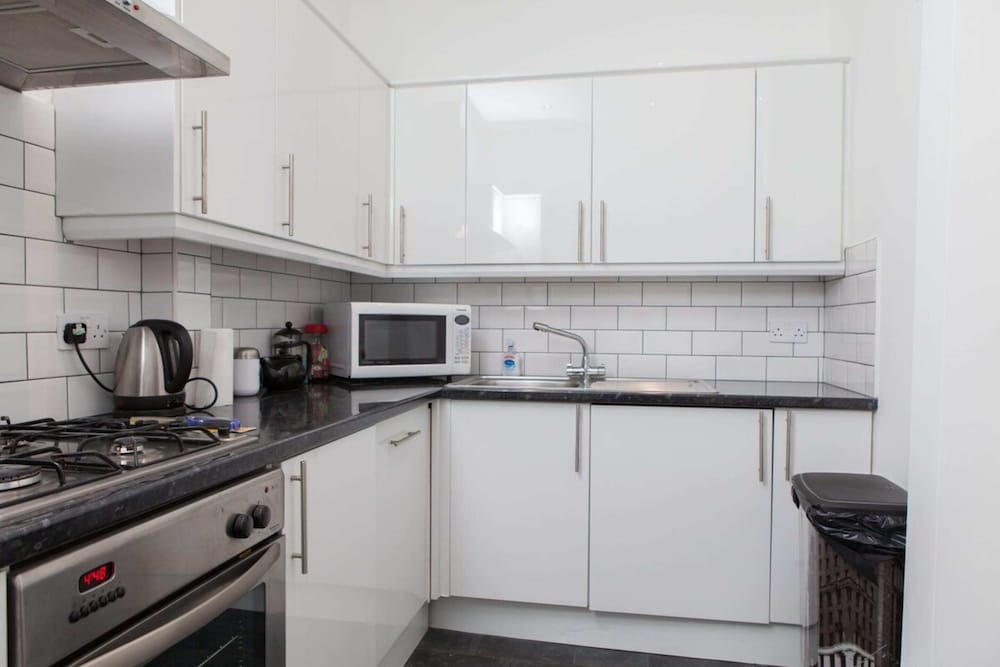 Фото Stylish 3 Bedroom Apartment