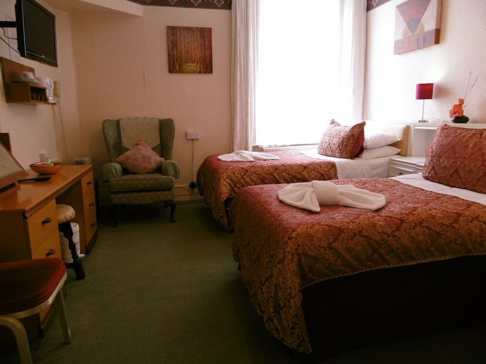 Фото The Ellesmere Hotel