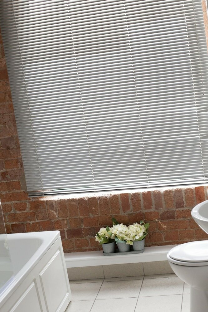 Фото Raleigh Square Apartments