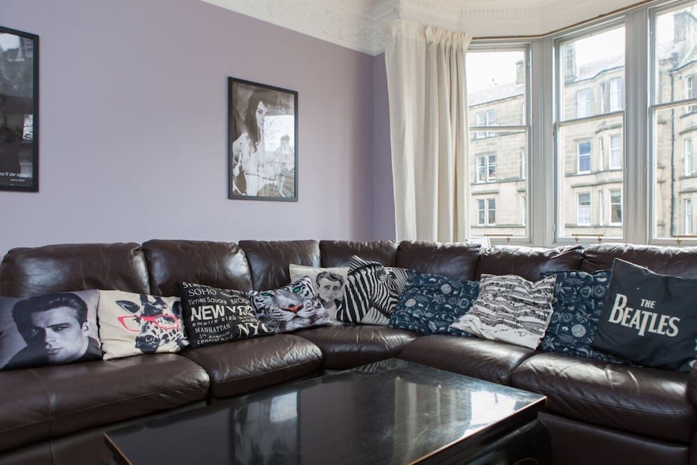 Фото Stylish 3 Bedroom Apartment