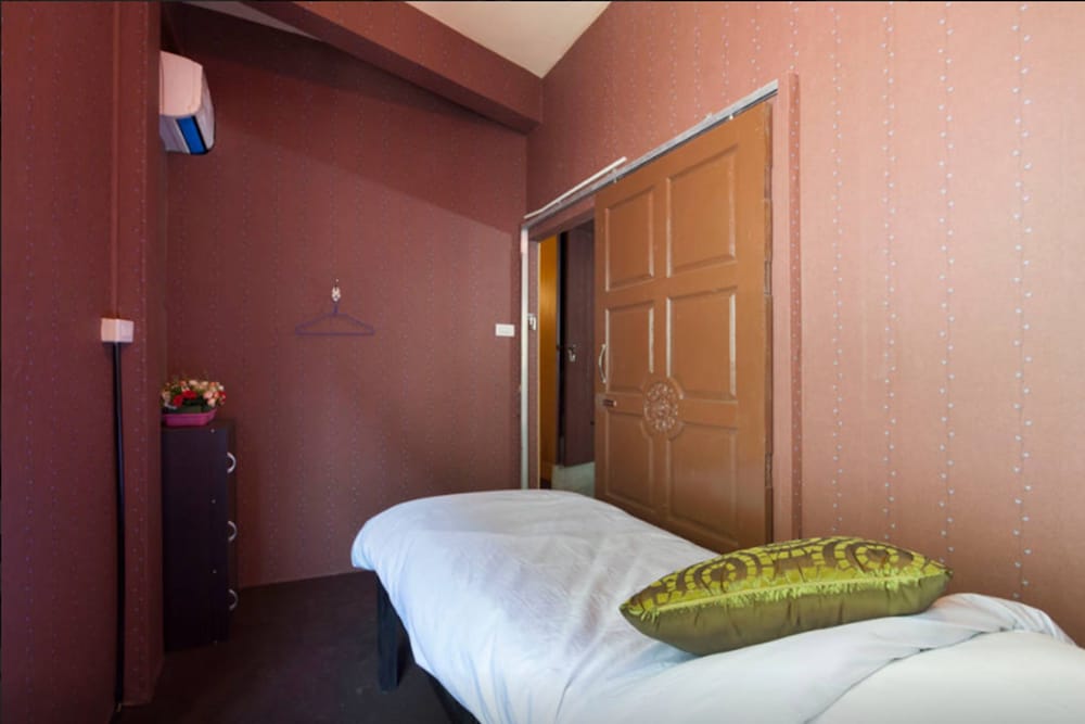 Фото Buri Hotel and Hostel