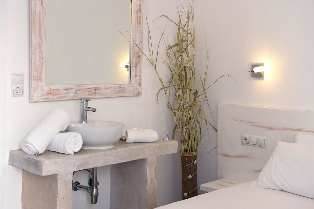 Фото Porto Naoussa - Adults Only