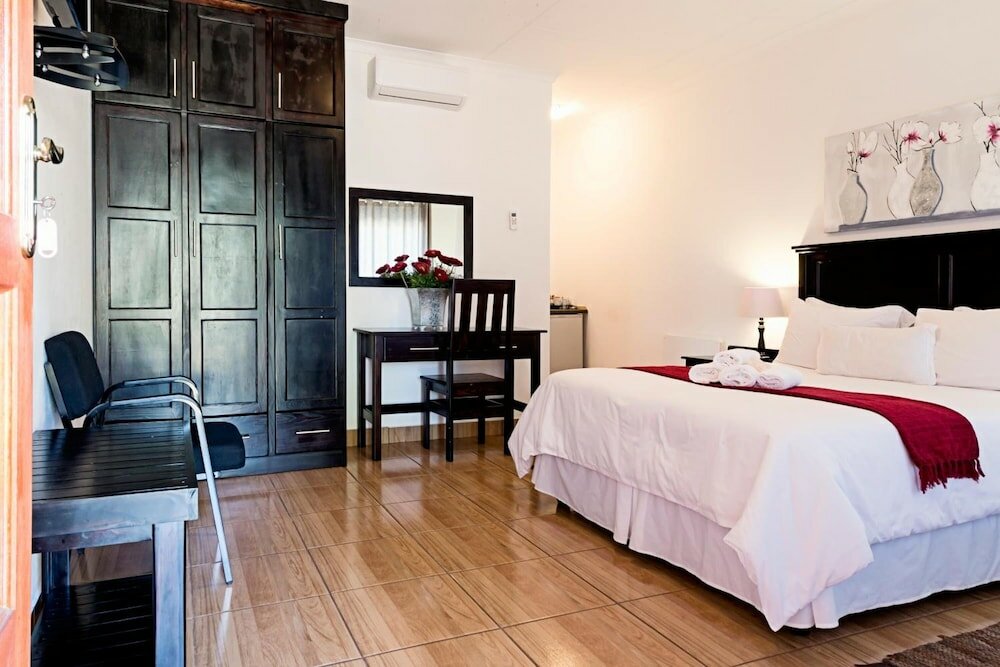 Фото B at Home Guesthouse Piet Retief