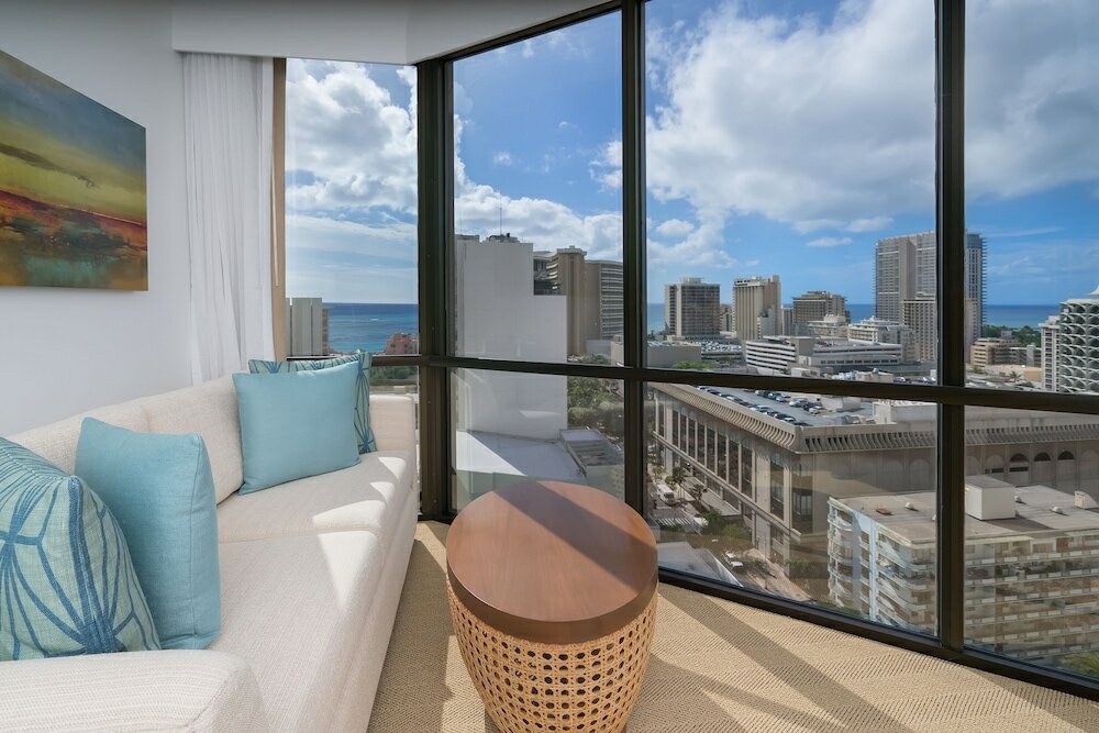 Фото Hyatt Centric Waikiki Beach