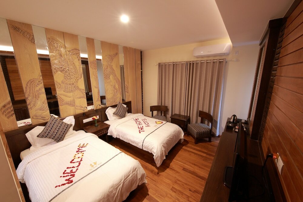 Фото The Home Hotel