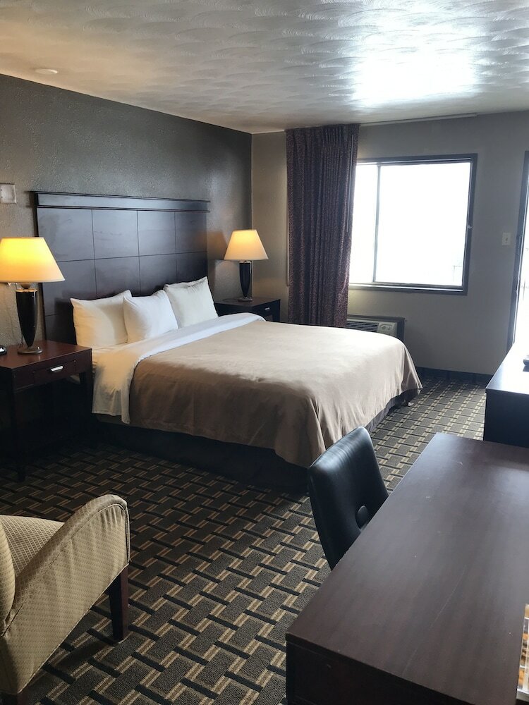 Фото Travelodge by Wyndham Evanston