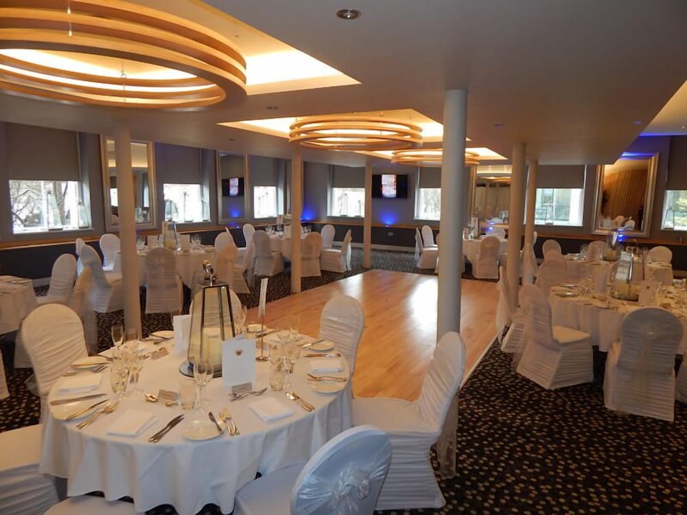 Фото Ten Square Hotel