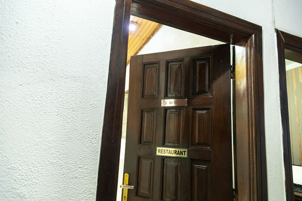 Фото Hill View Hotel West Airport