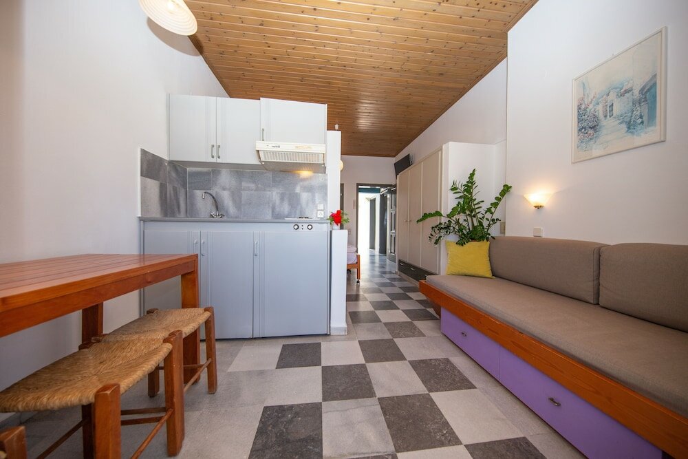 Фото Manias Hotel Apartments