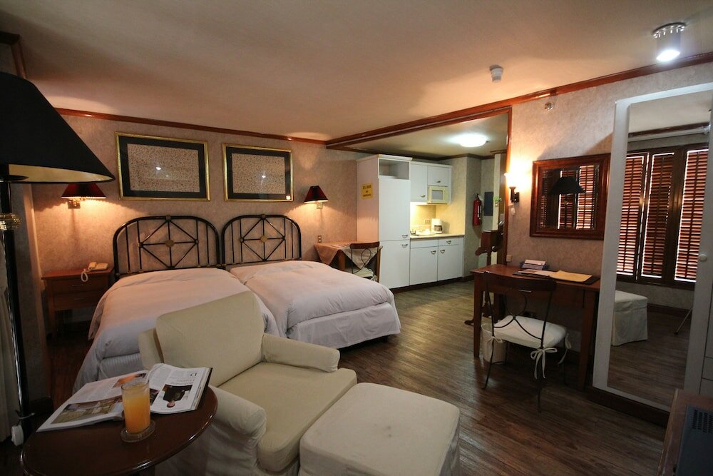 Фото Corporate Executive Orient Suites