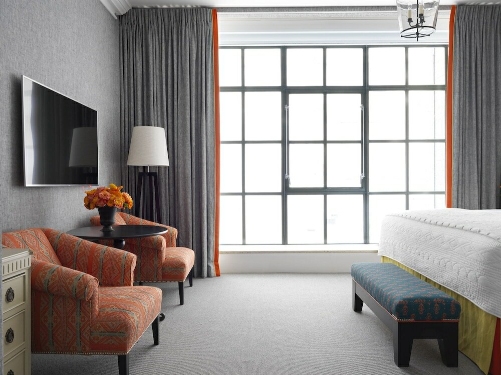 Фото The Whitby Hotel