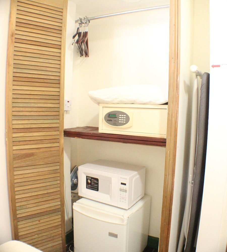 Фото Altamont West Hotel