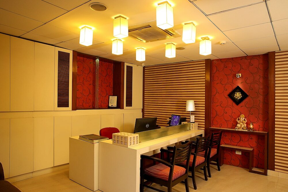 Фото Ahuja Residency Cyber City I