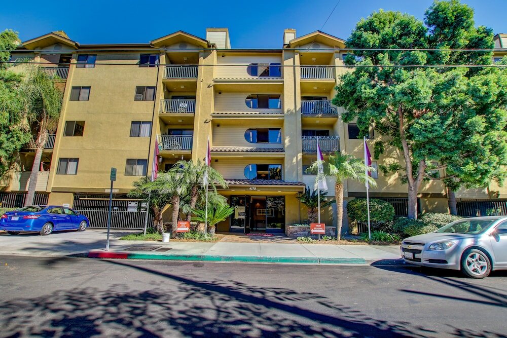 Фото Sunshine Suites at Hillcrest