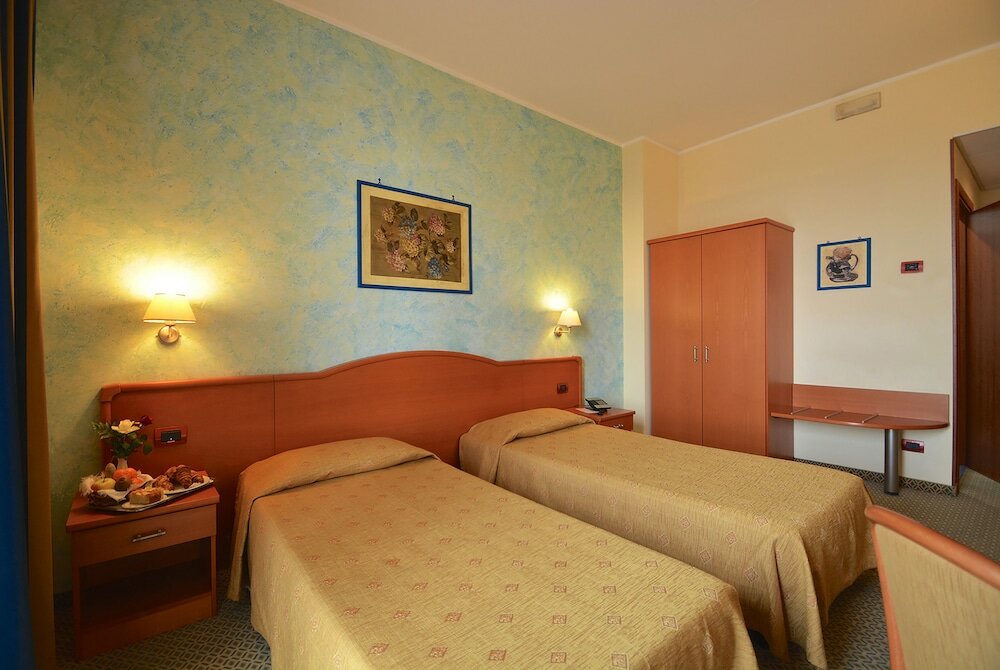 Фото Brindor Hotel