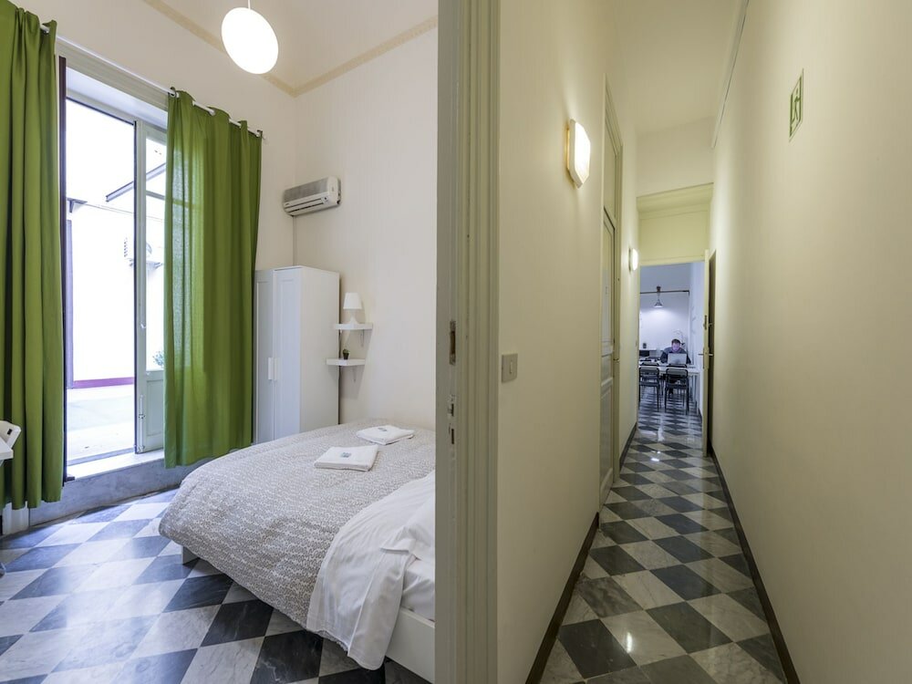 Фото Mamamia Hostel and Guesthouse