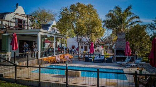 Гостиница Aan de Oever Guesthouse в Свеллендаме