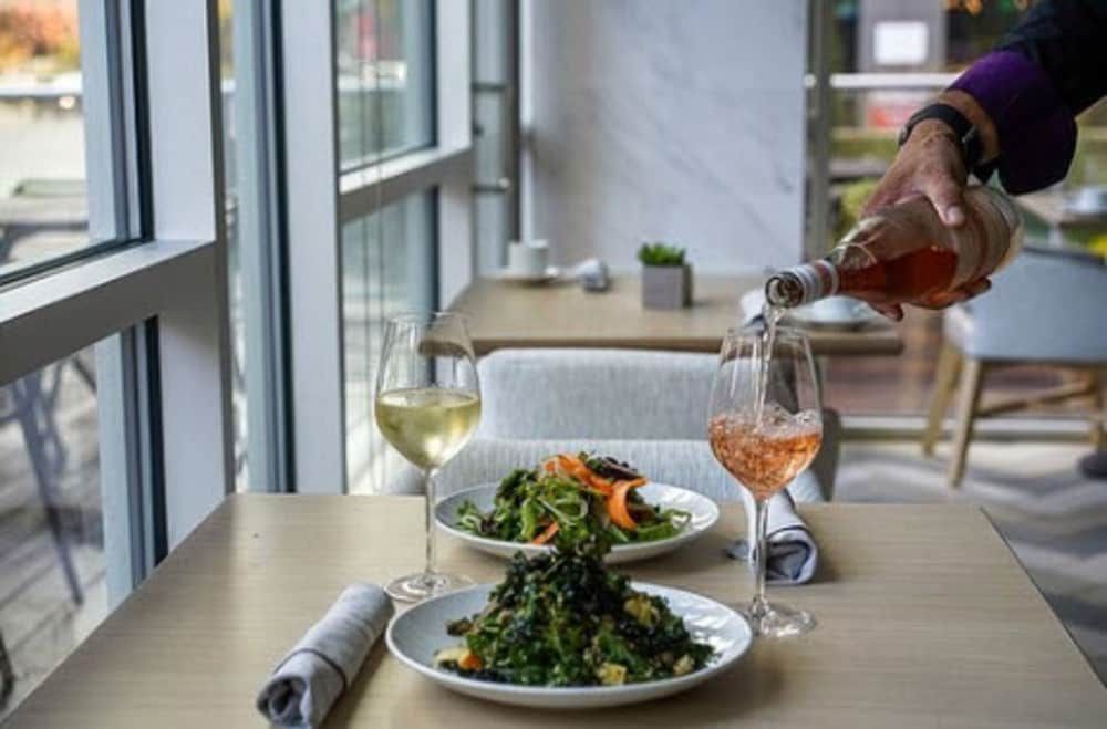 Фото Hilton Garden Inn Seattle Bellevue Downtown, Wa