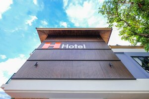 Гостиница H Hotel Phrasing