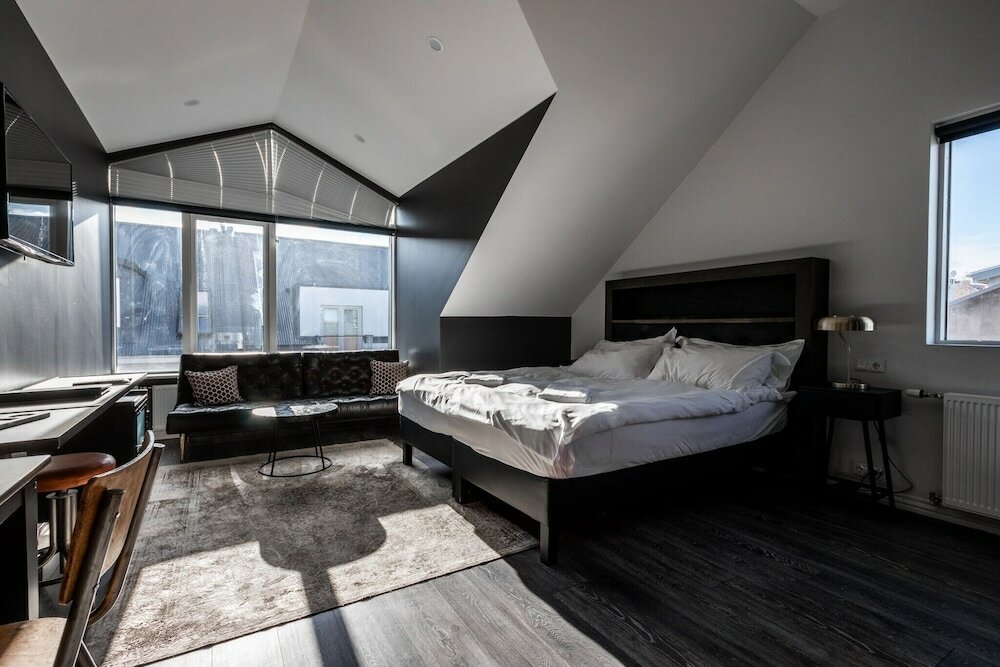 Фото Vintage Hotel Apartments