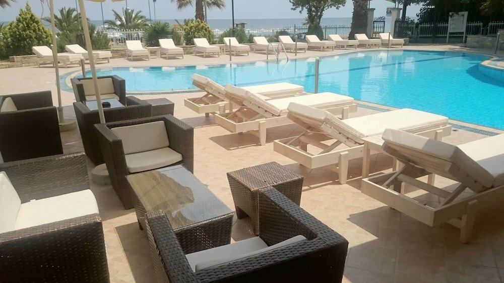 Фото Golden Beach Agiocampos Hotel