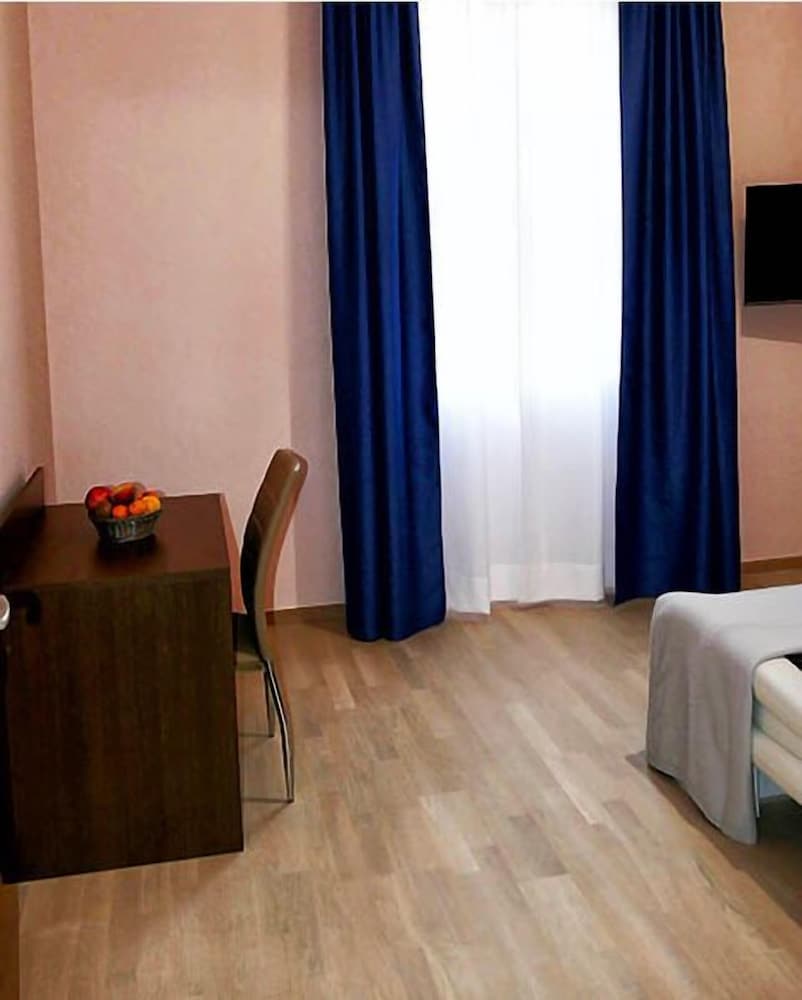 Фото Cairoli Exclusive Rooms & Suite