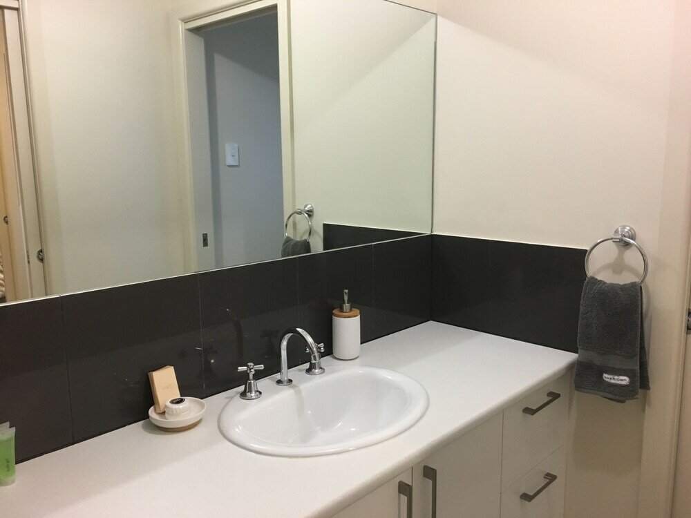 Фото Fringe Apartments