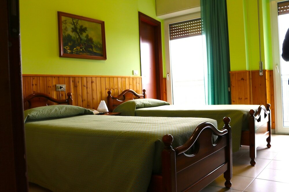 Фото Tourist Hotel