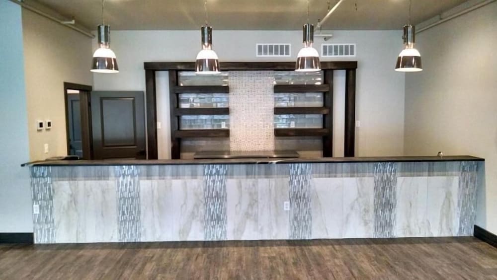 Фото Okoboji Commons Hotel