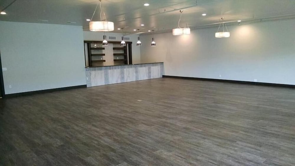 Фото Okoboji Commons Hotel