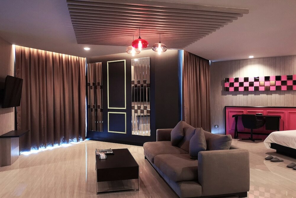 Фото Tsix5 Phenomenal Hotel Pattaya