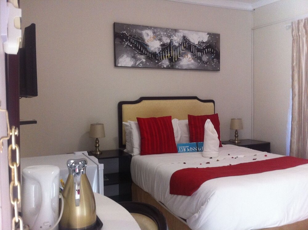 Фото отеля 2