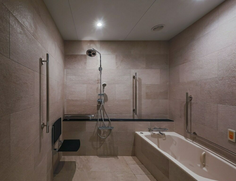 Фото Kkr Hotel Osaka