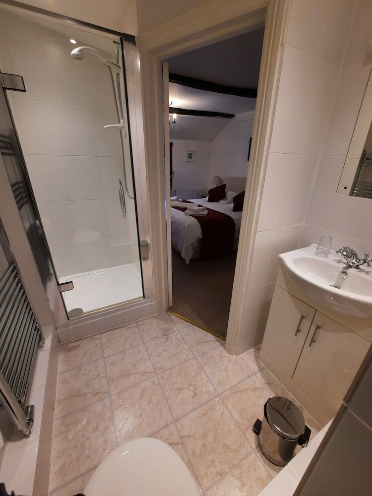 Фото The White Cottage B&b