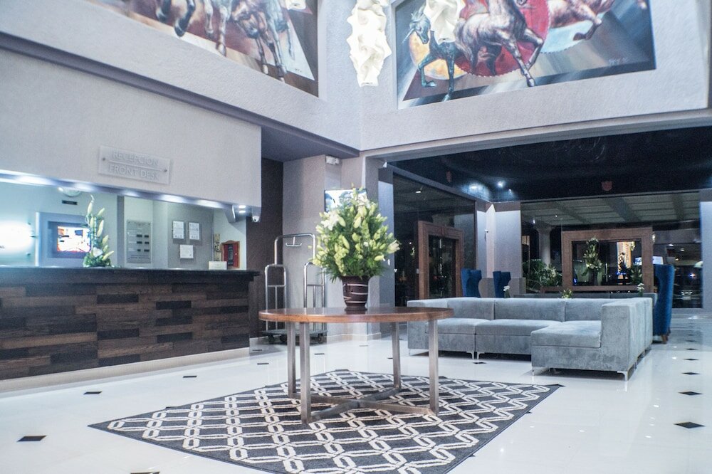 Фото Hotel Pueblo Amigo Plaza & Casino