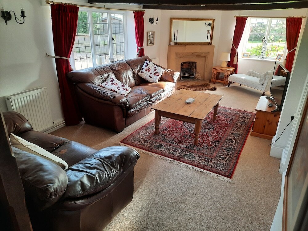 Фото The White Cottage B&b