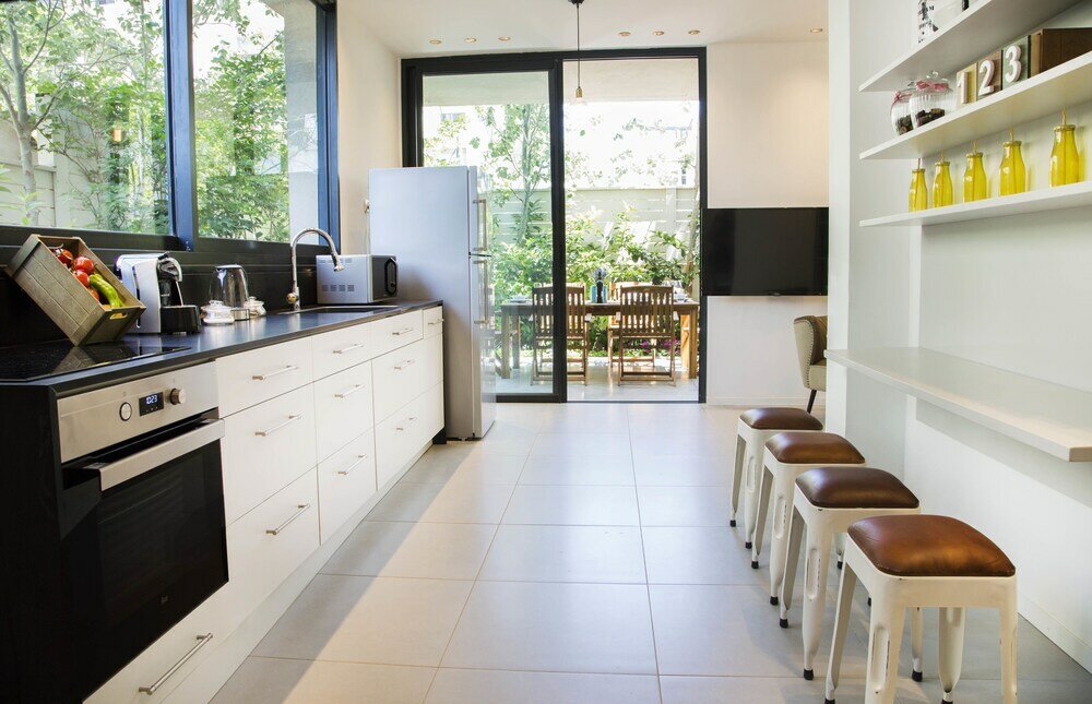 Фото Mr. Promenade - by Tlv2go